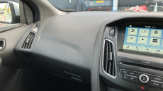 Ford Focus 1.0 EcoBoost 140 ST-Line Navigation 5dr Petrol Hatchback